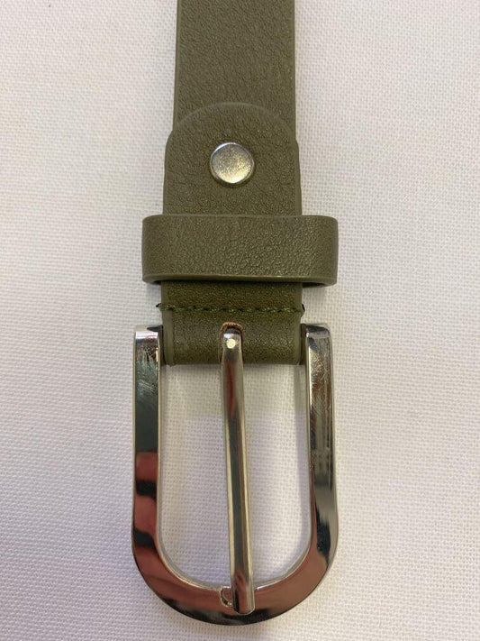 Schmaler Gürtel mit runden Ösen