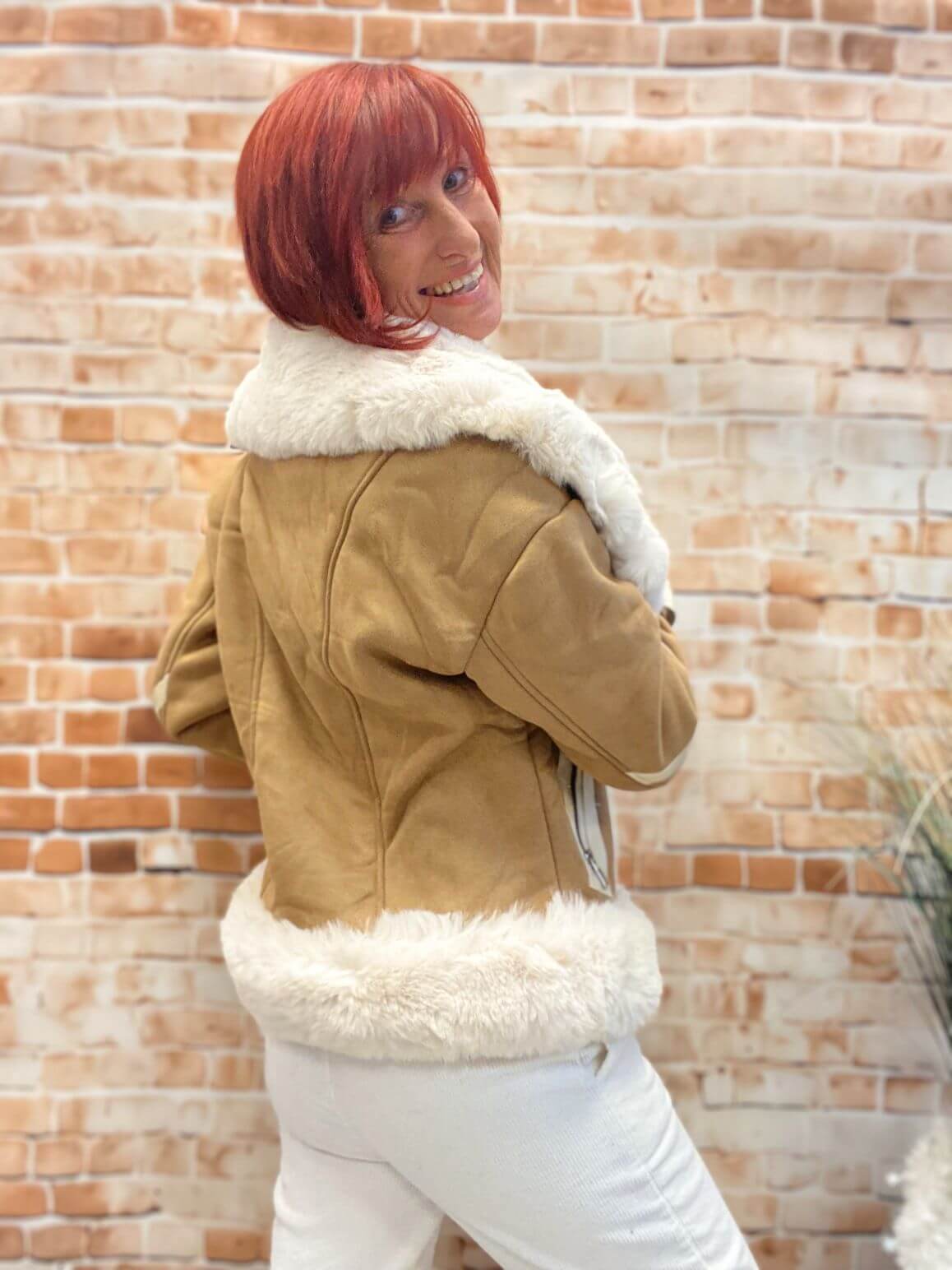 Veloursjacke mit Plüsch und Fellkragen