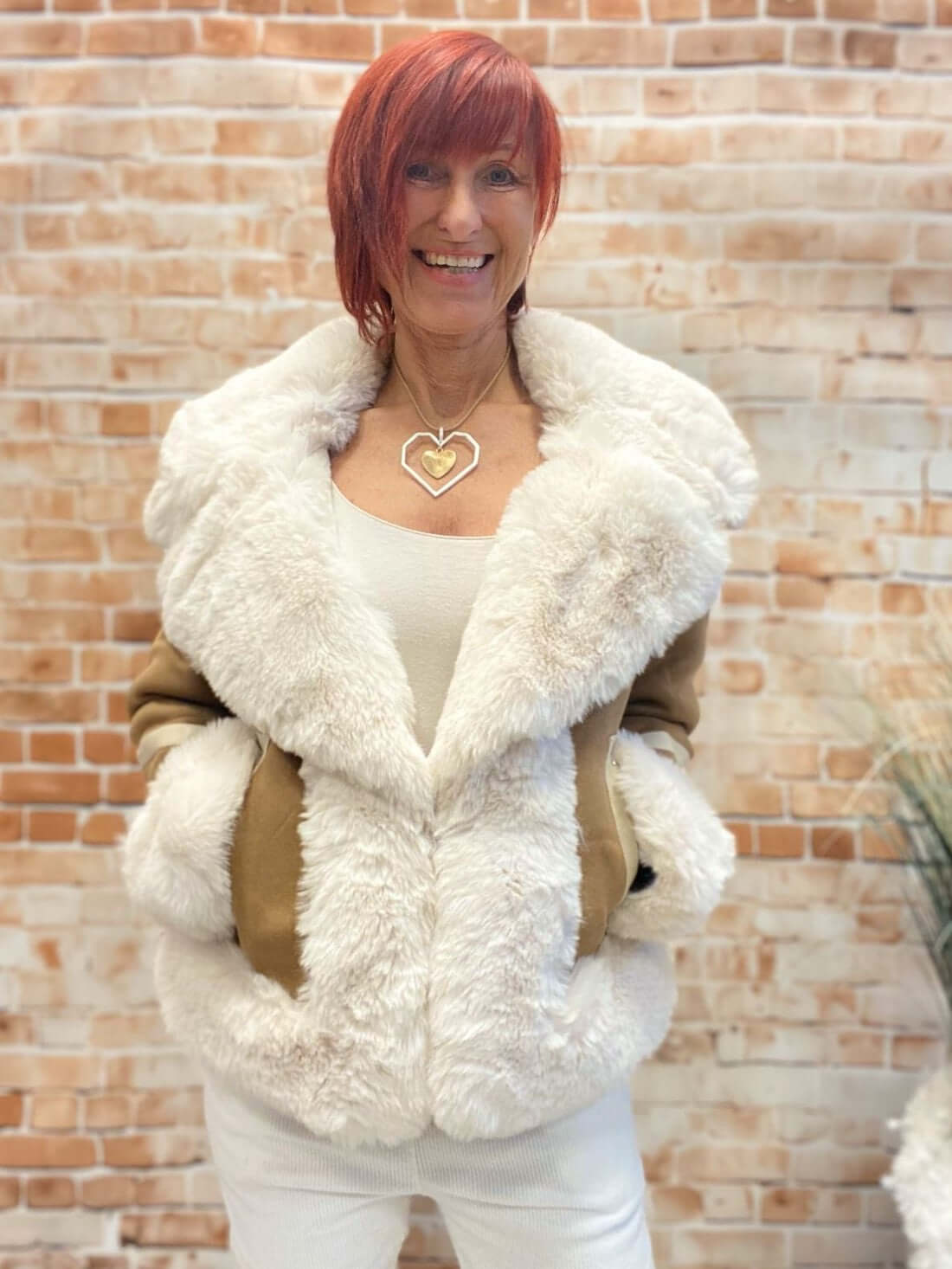 Veloursjacke mit Plüsch und Fellkragen