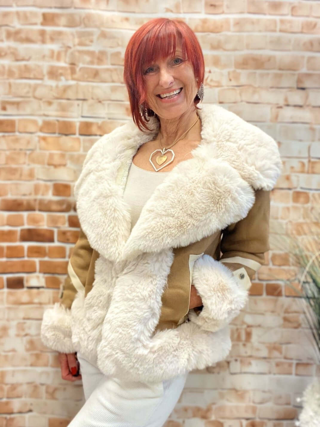 Veloursjacke mit Plüsch und Fellkragen