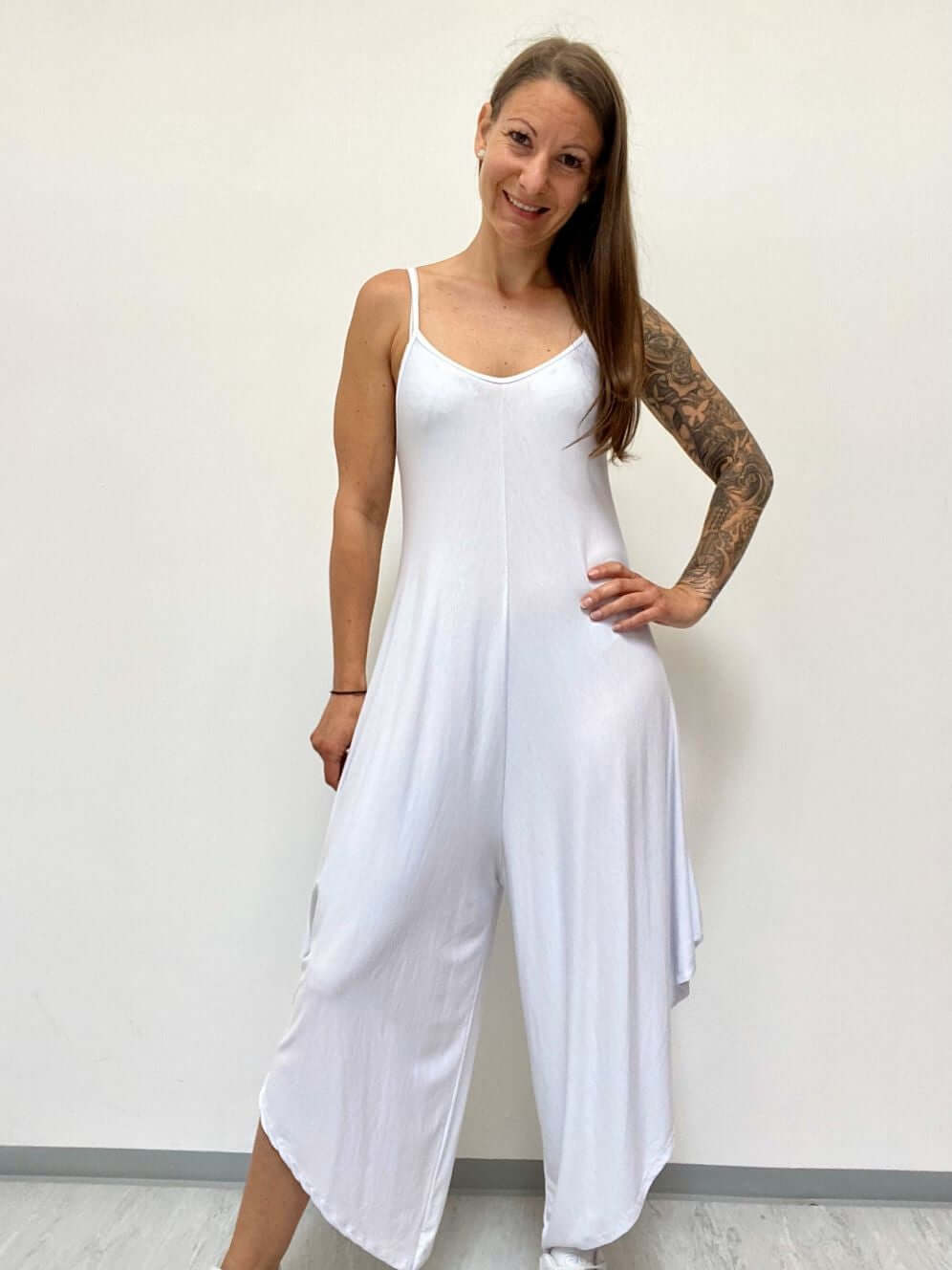 Einfarbiger Jumpsuit mit Spaghettiträgern