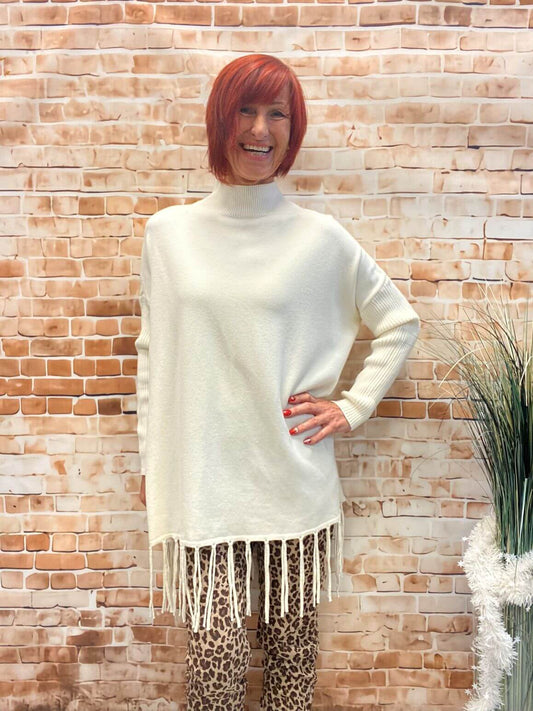Stehkragenpullover mit Fransen