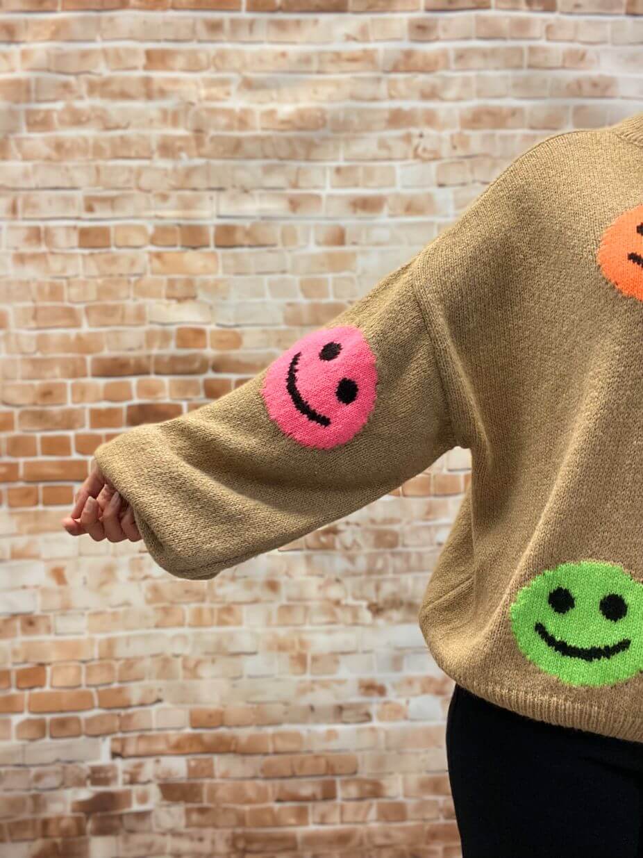 Strickpullover mit bunten Smileys - Oversize