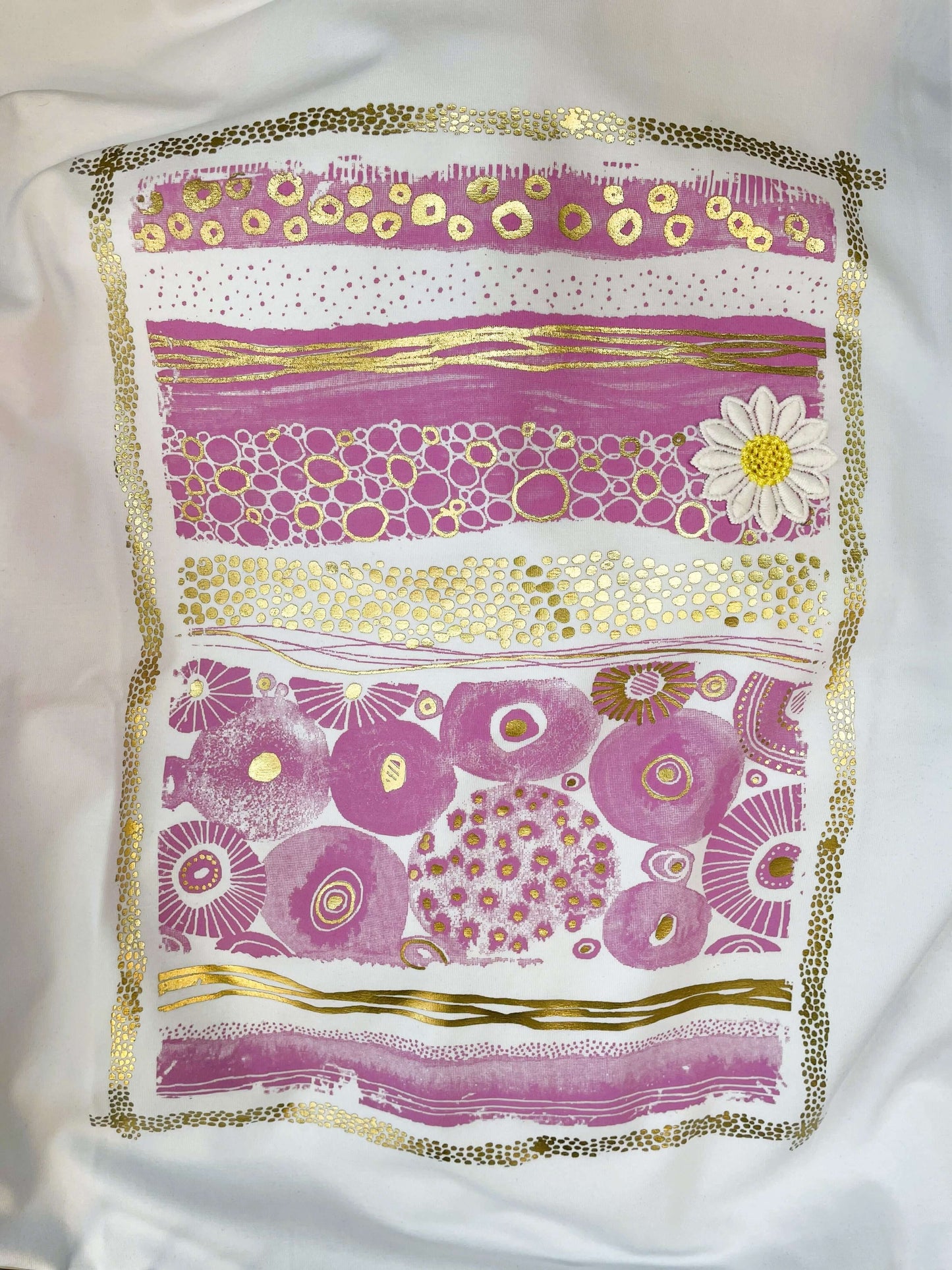 Weißes Kurzarmshirt mit Rosa-Goldenem Aufdruck