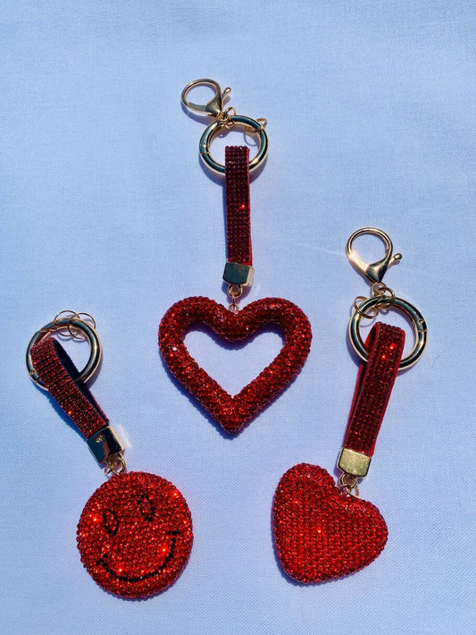 Taschenanhänger mit roten Strasssteinen