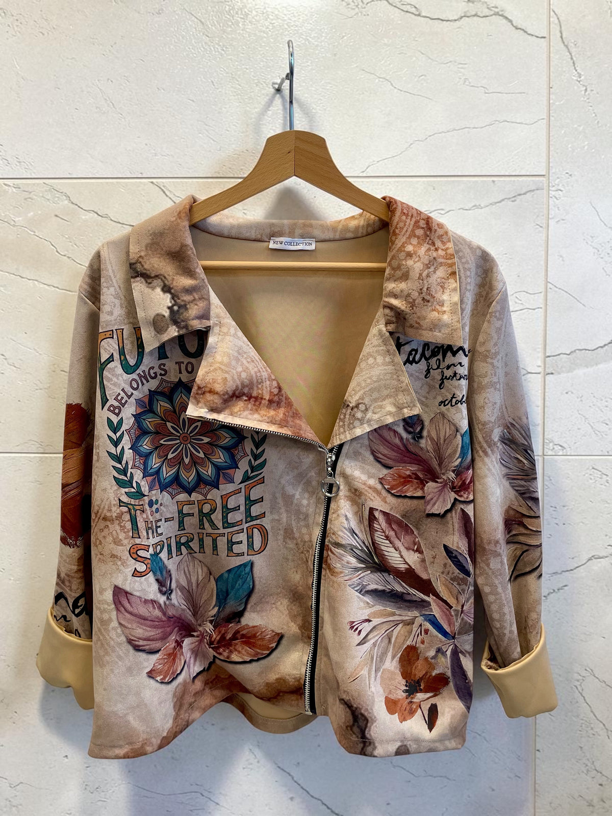 Italienische Veloursjacke mit Frida-Kahlo-Print