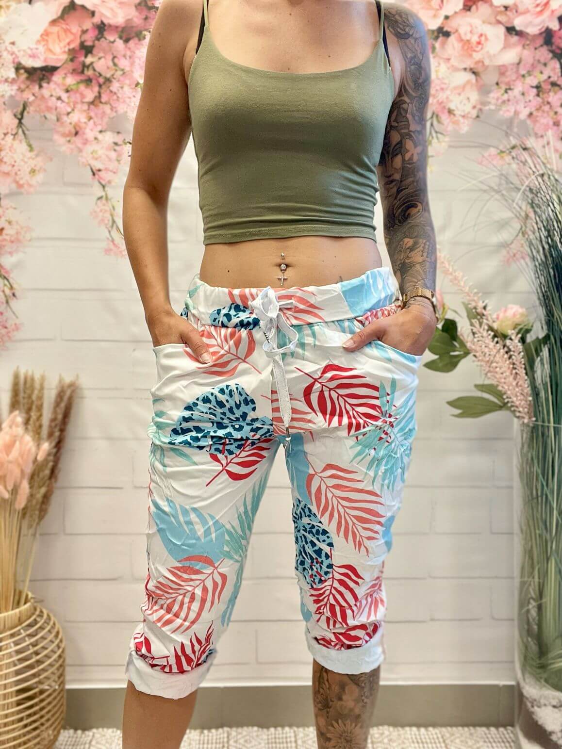 Knielange Schlupfhose mit Blättern
