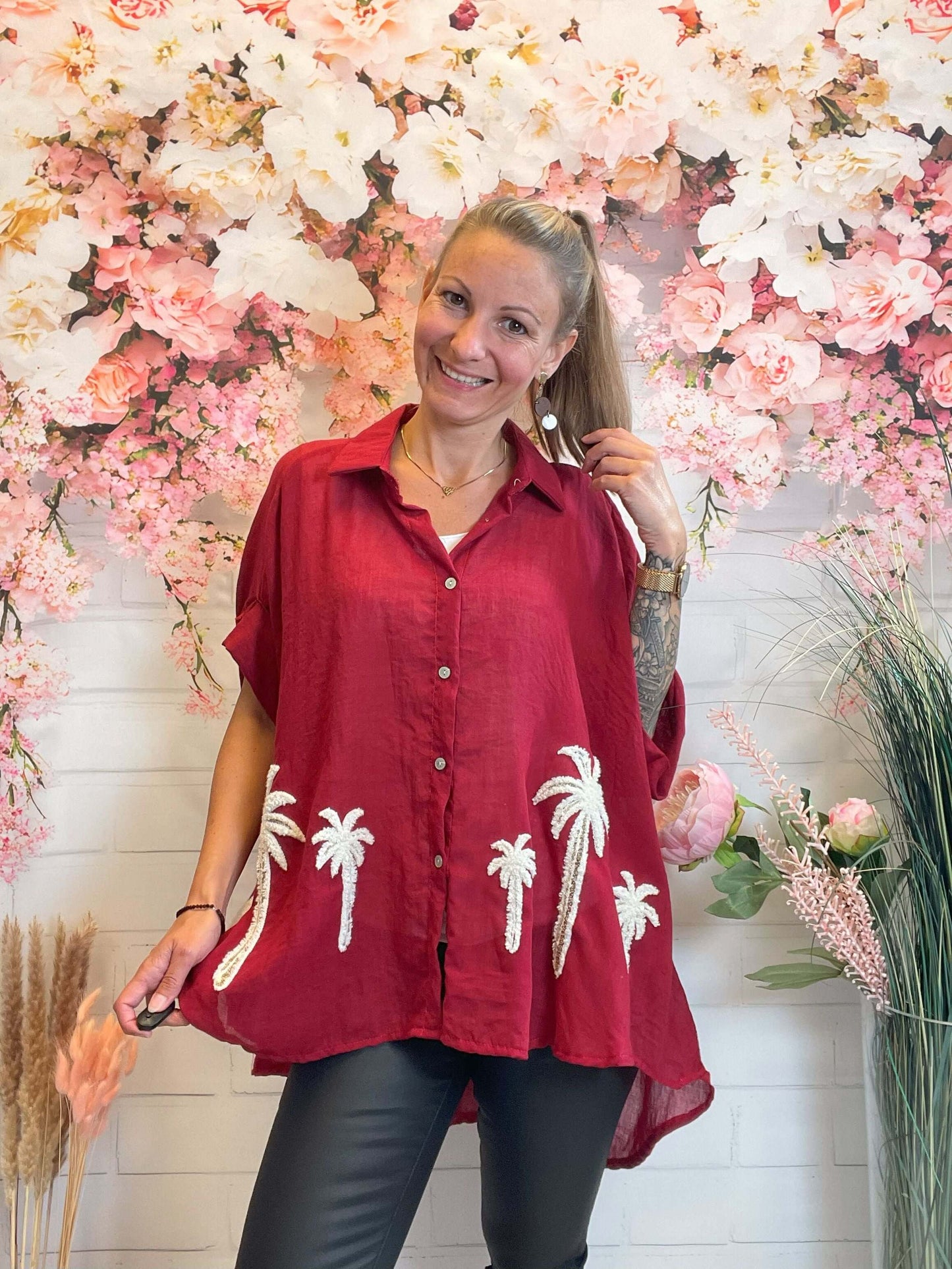 Oversize Bluse mit Palmen - kurzarm