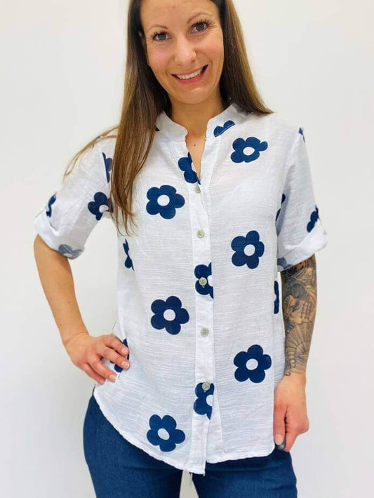 Dünne weiße Baumwollbluse