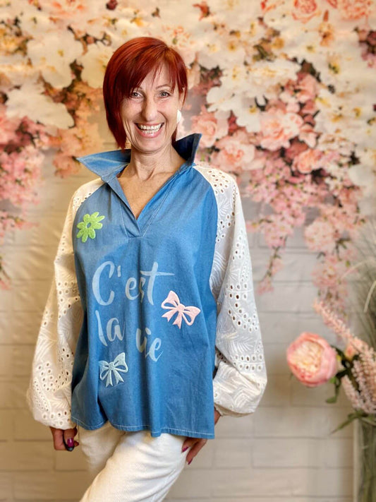 Jeansbluse mit weißen Ärmeln