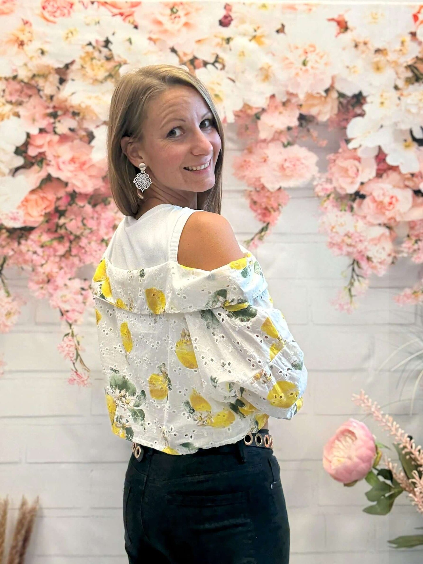 Weiße schulterfreie Zitronenbluse mit Ripptop - langarm
