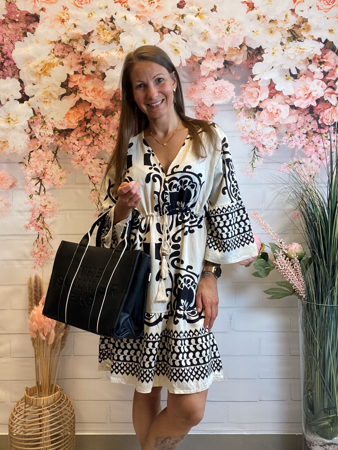 Knielanges gemustertes Boho-Kleid mit Ärmeln