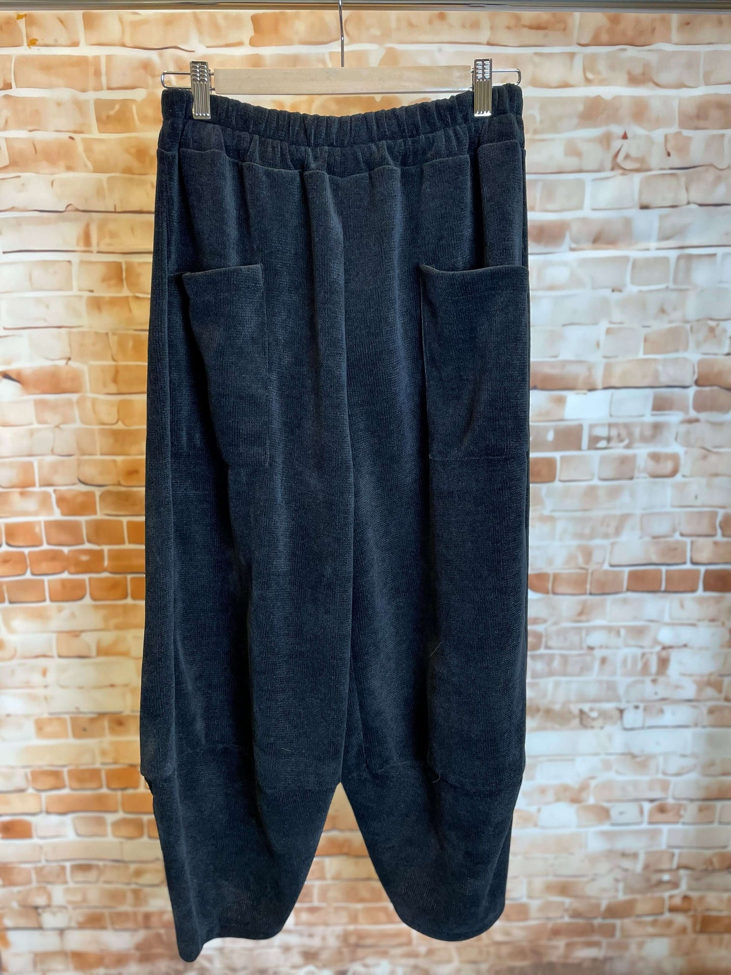 Cordhose für Damen im Cargo-Stil