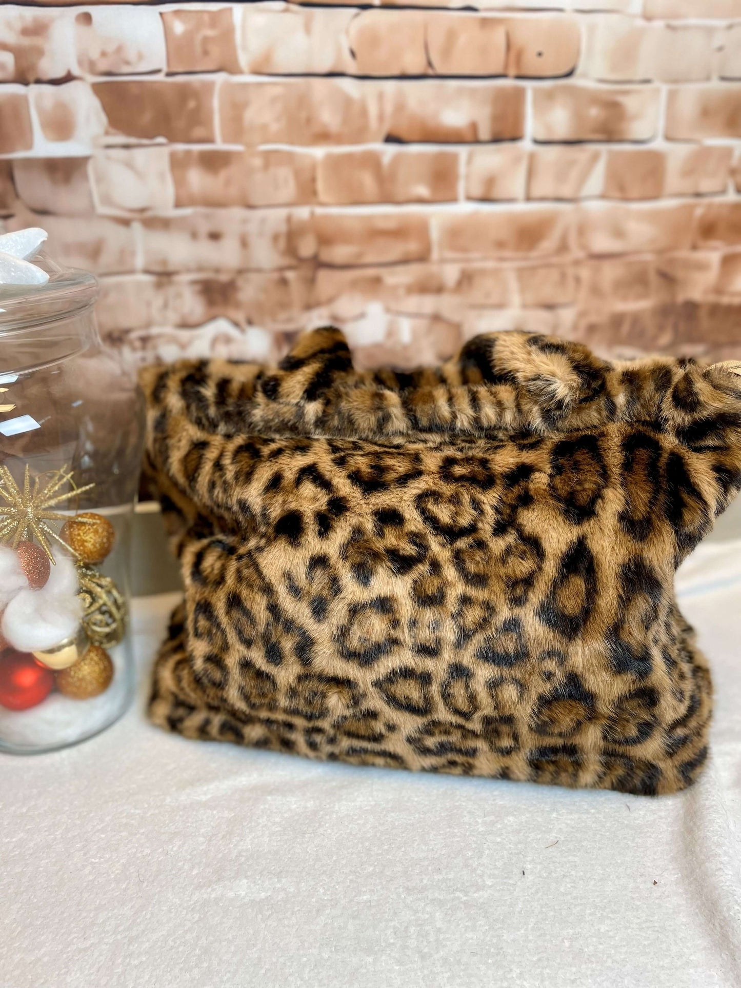 Große Plüschtasche mit Leoprint