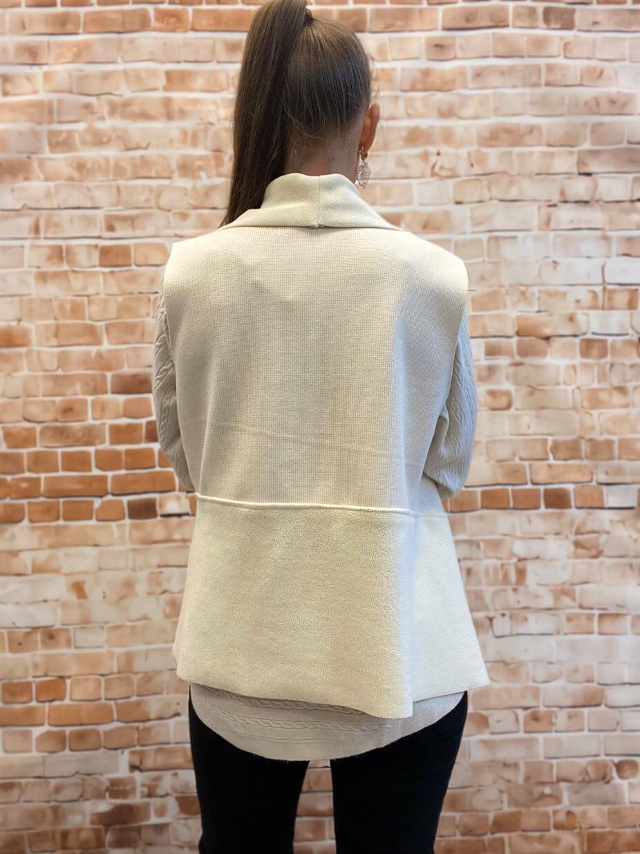 Warmes Gilet mit Wasserfallkragen