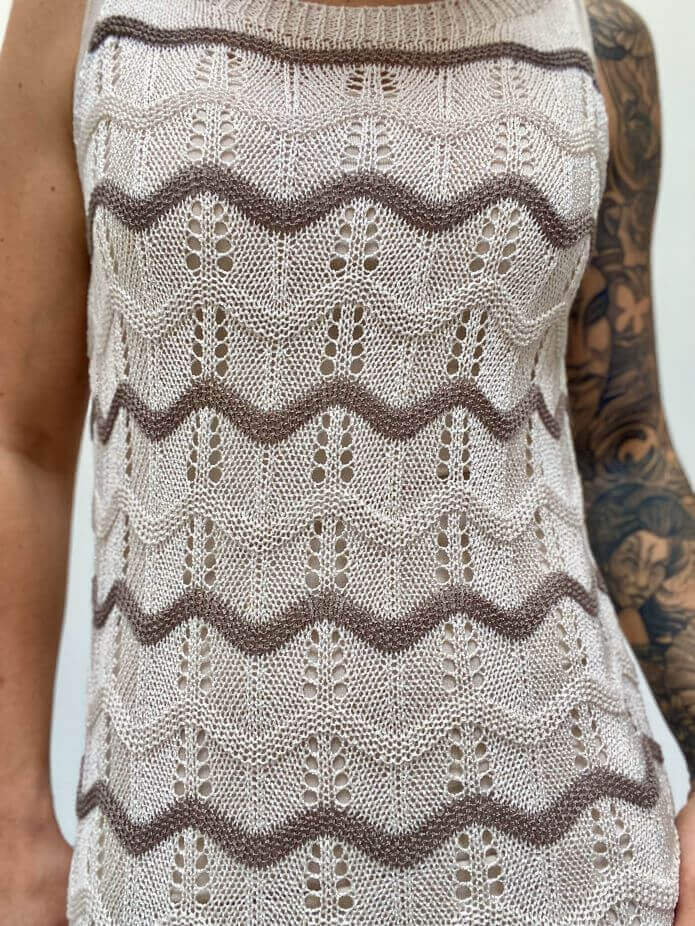Längeres Häkelkleid mit Spaghettiträgern