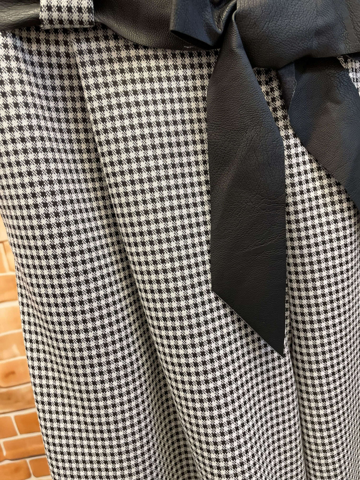 Grau-Schwarz gemusterte Stoffhose - Weites Bein