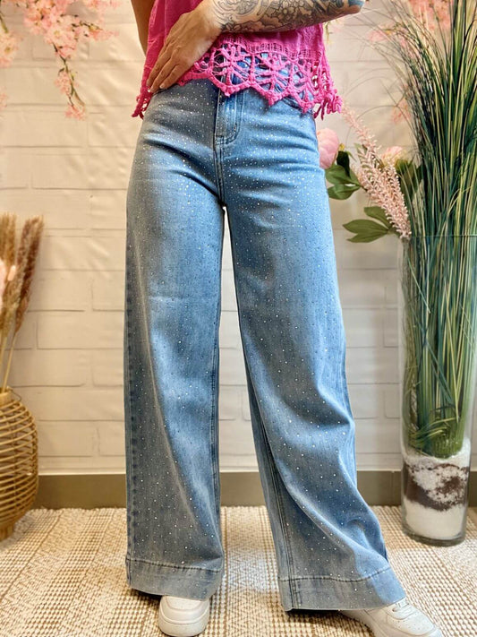 Hellblaue ausgestellte Jeans mit Strasssteinen - High Waist