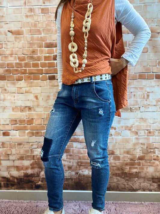 Slim Fit Jeans mit lockerem Schritt