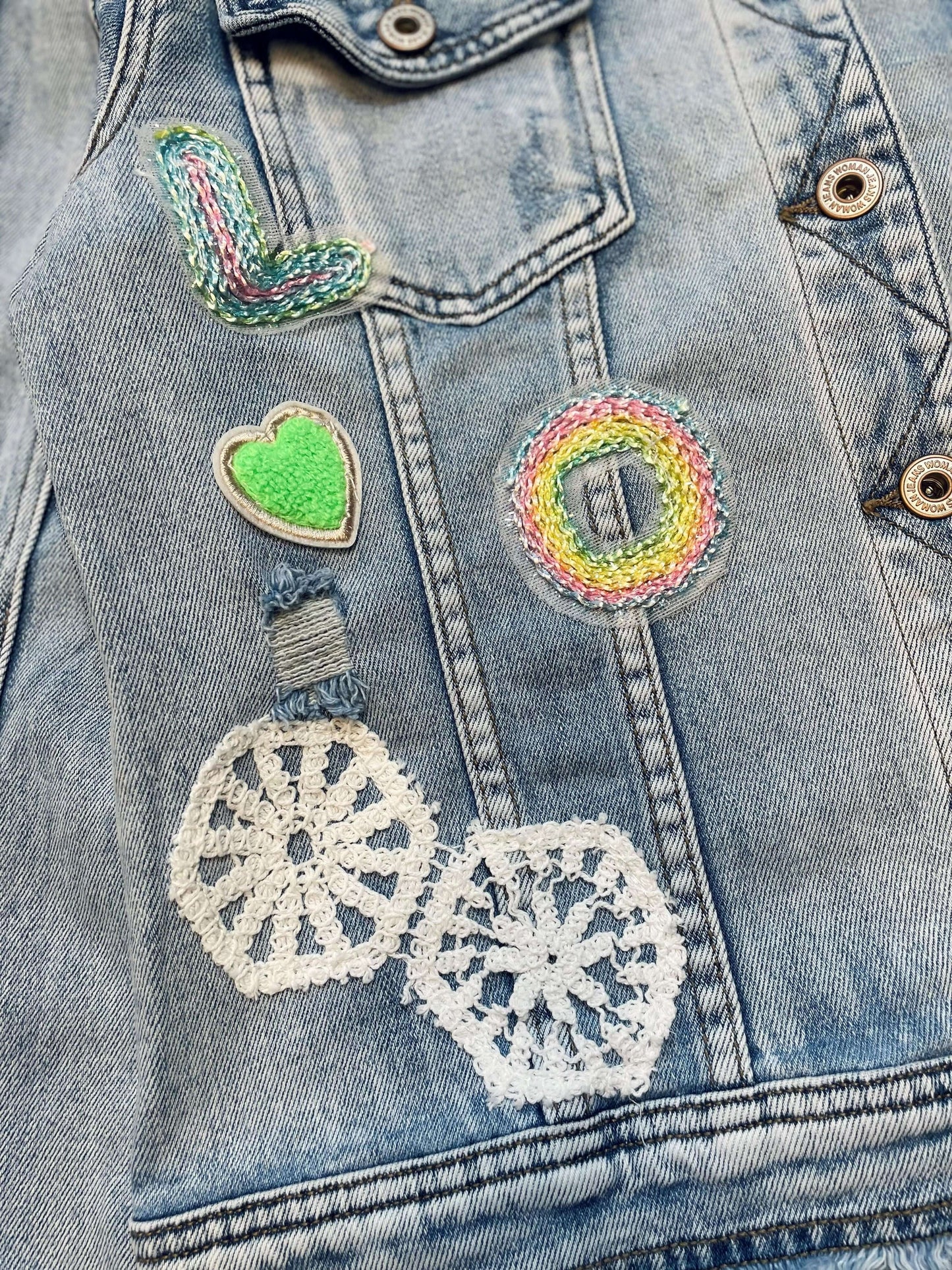 Sexy S. Woman Jeansjacke "LOVE" mit bunten Stickereien