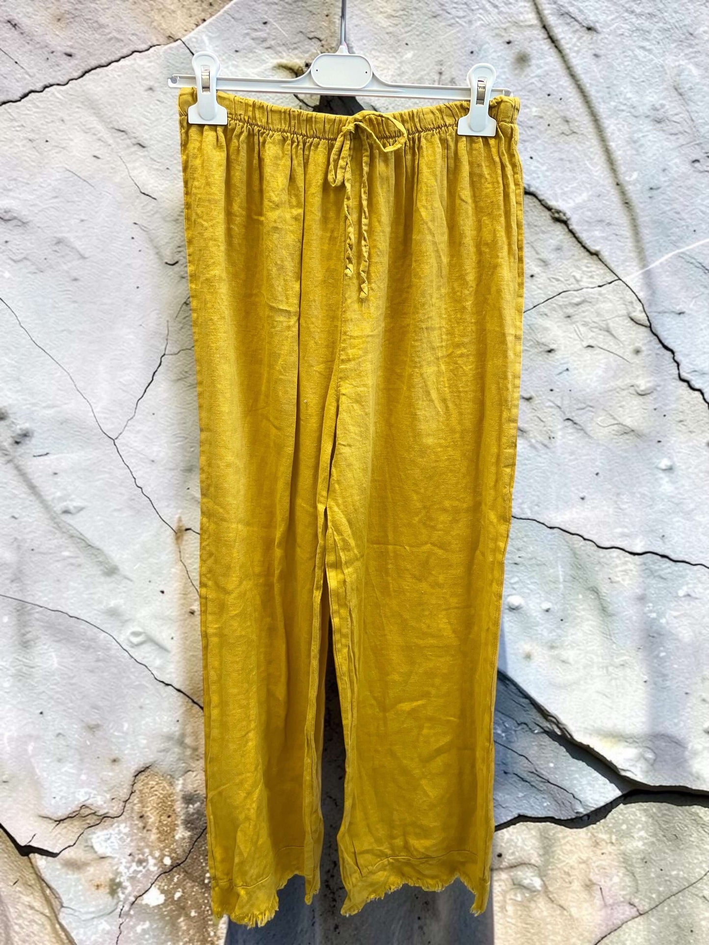 Weite lange Leinenhose mit Fransen