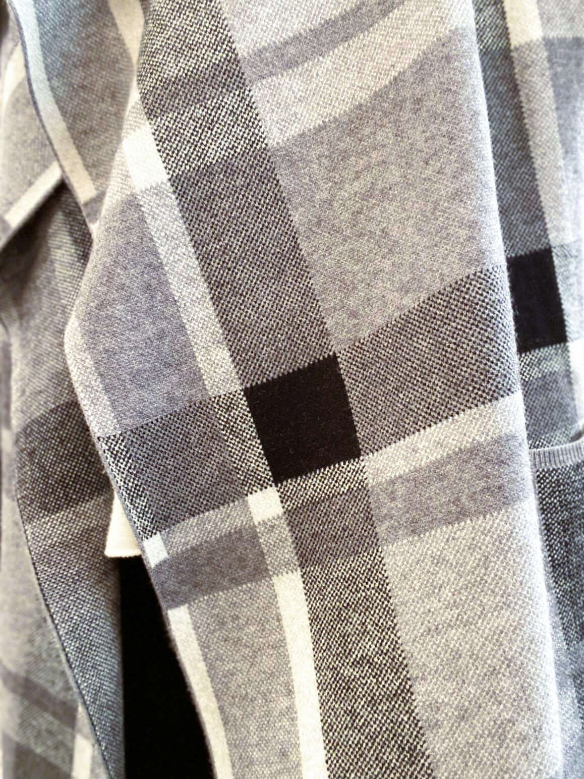 Karierter langer Mantel/Weste mit Wasserfallkragen