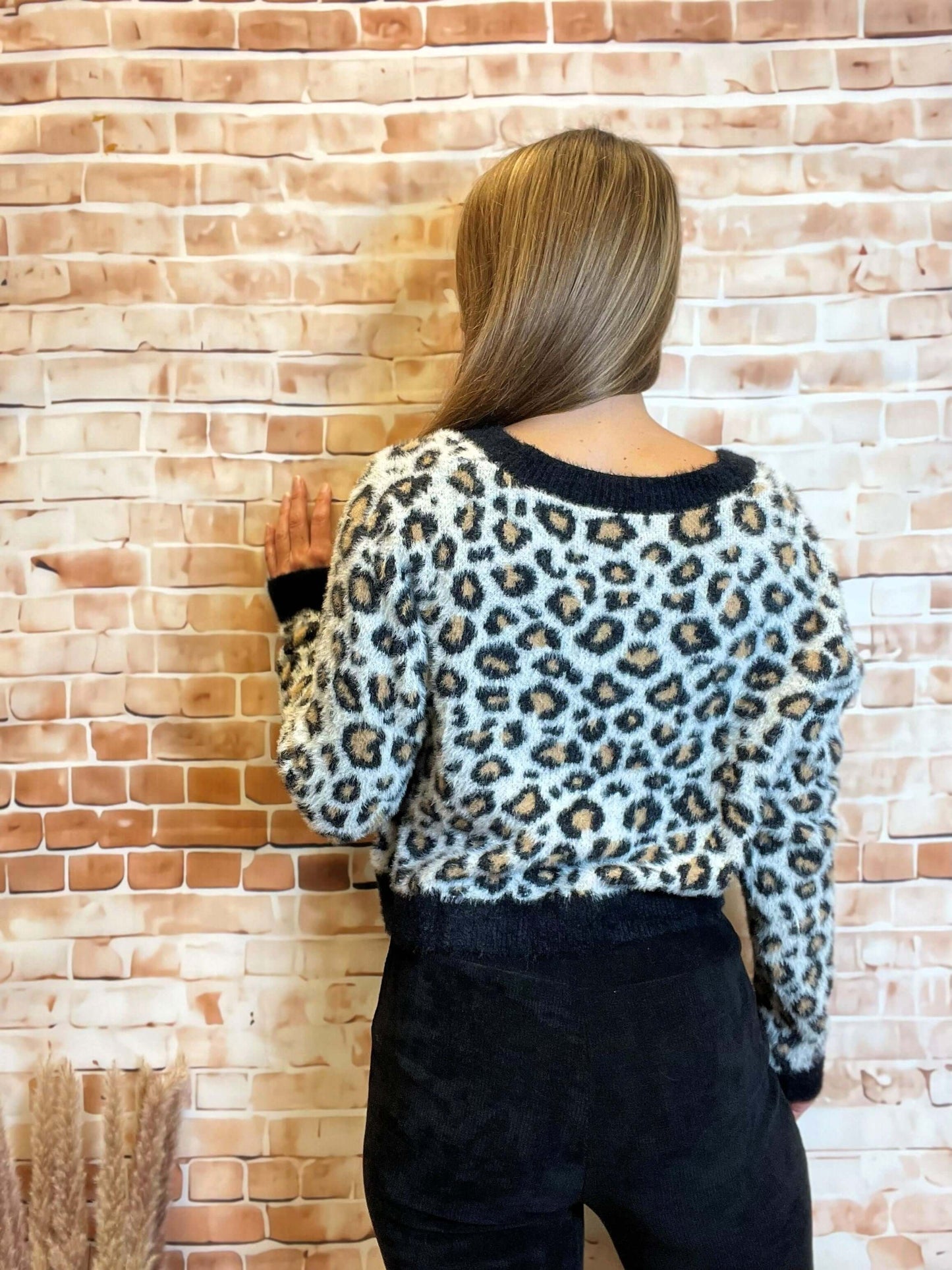 Kurze Plüsch-Weste mit Leoprint
