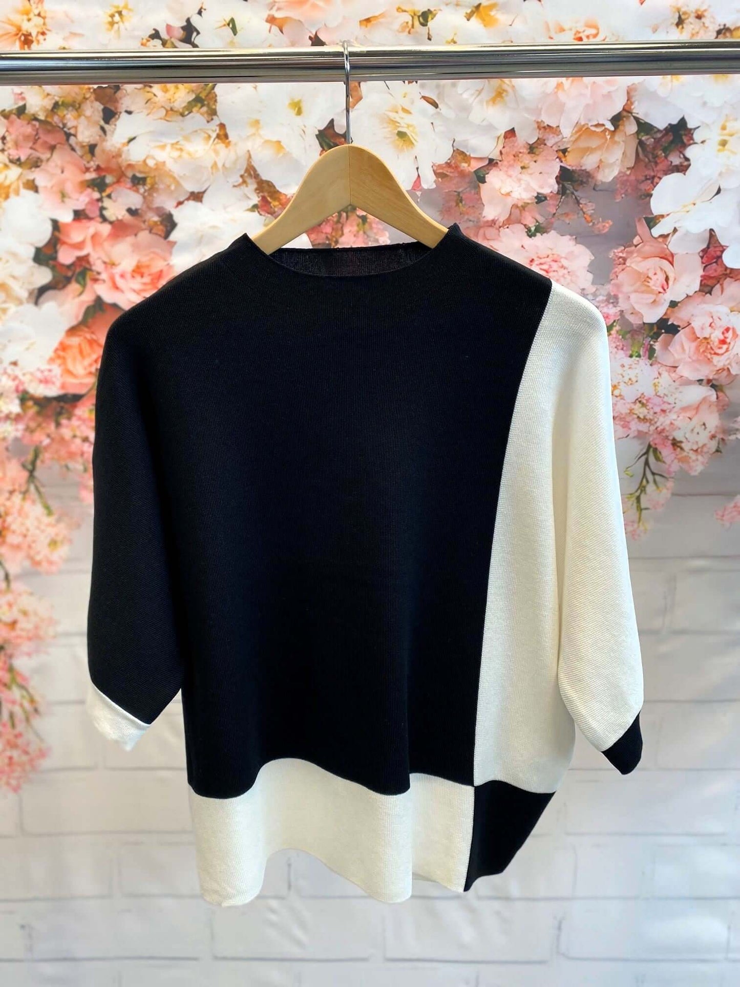Zweifarbiger Feinstrick Kurzarmpullover