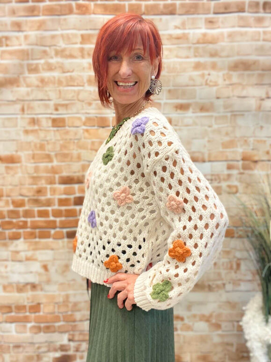 Netzpullover mit Blumen und V-Ausschnitt