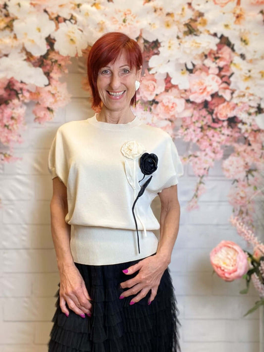 Feinstrick Pullunder mit aufgenähter Blume