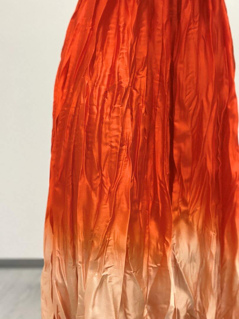 Langer schöner Knitterrock mit Farbverlauf