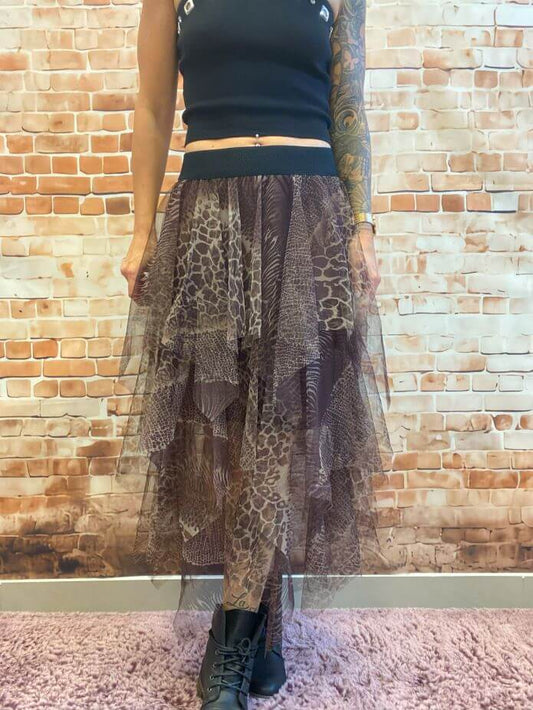 Mesh-Rock im braunen Schlangen-Animalprint