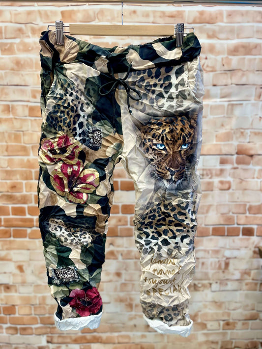 Bunte Schlupfhosen im Knitterlook - Verschiedene Motive