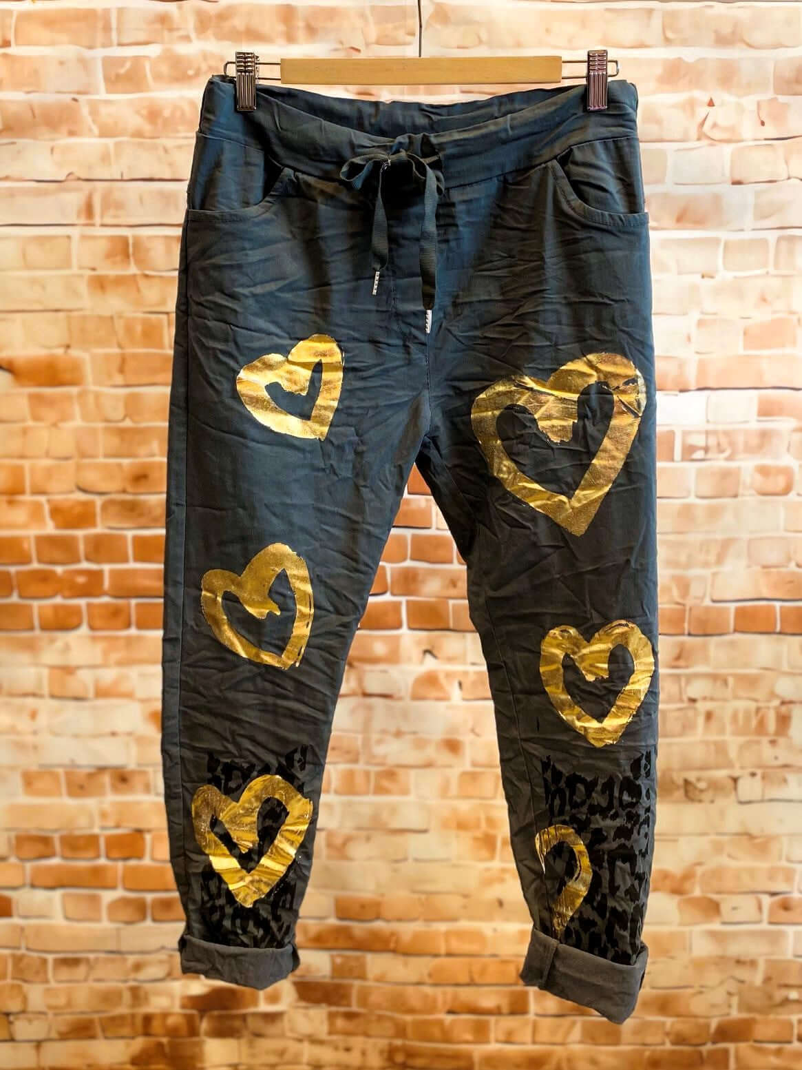 Schlupfhose mit goldenen Herzen