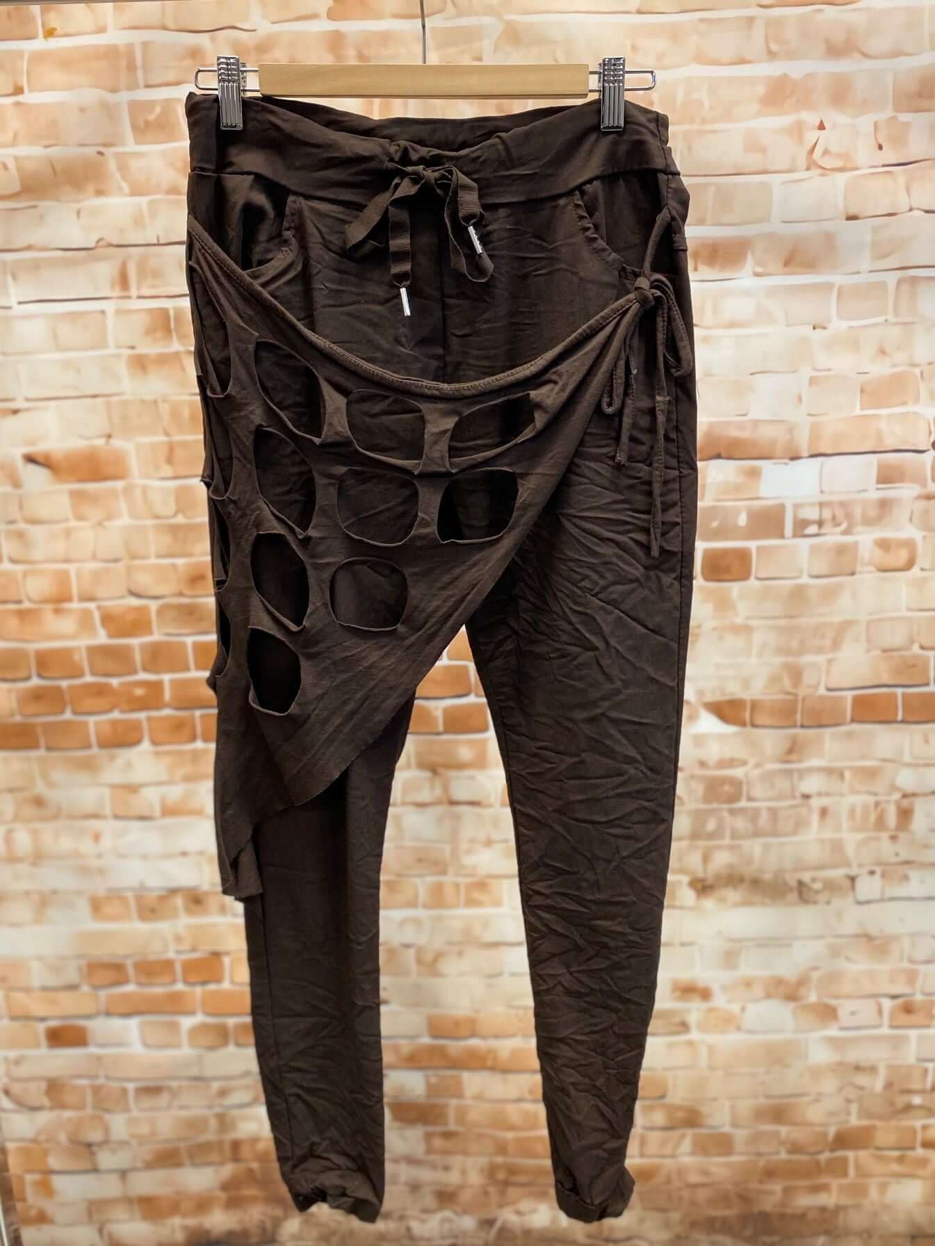 Schlupfhose mit Gitterschürze vorne