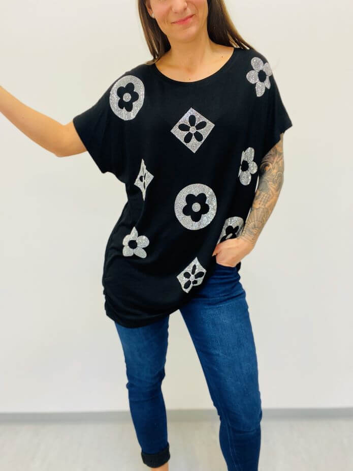 Schwarzes Kurzarmshirt mit Strasssteinen