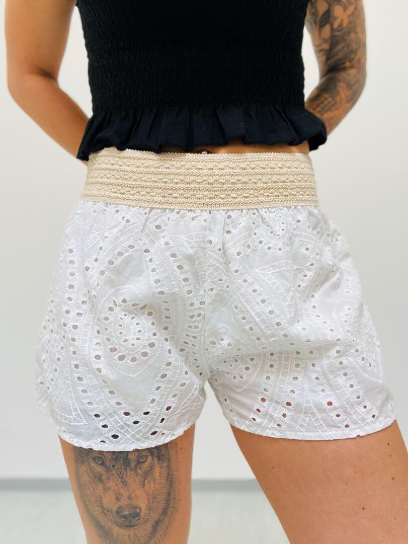 Shorts mit Lochstickerei und Gummibund