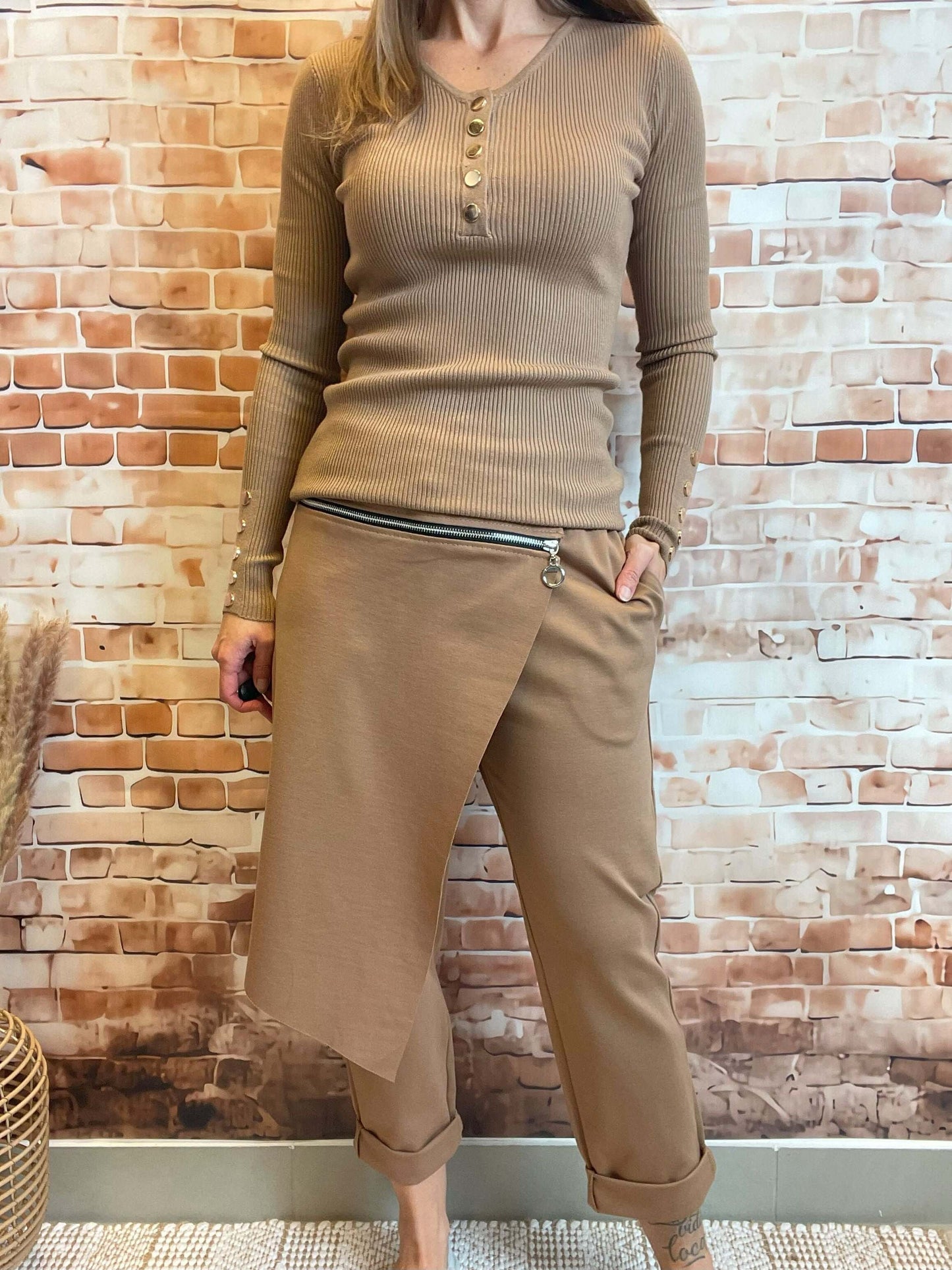 Stoff-Schlupfhose mit Schürze und Zipp