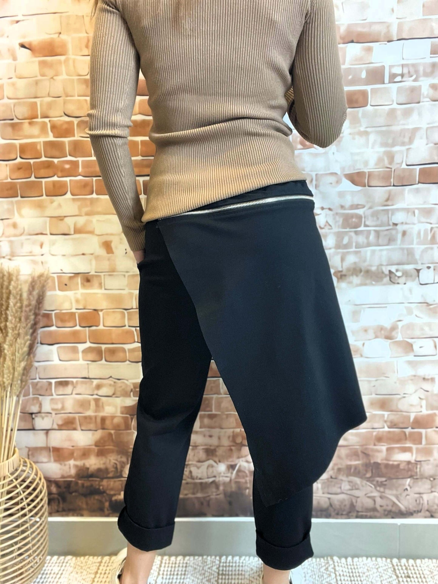 Stoff-Schlupfhose mit Schürze und Zipp