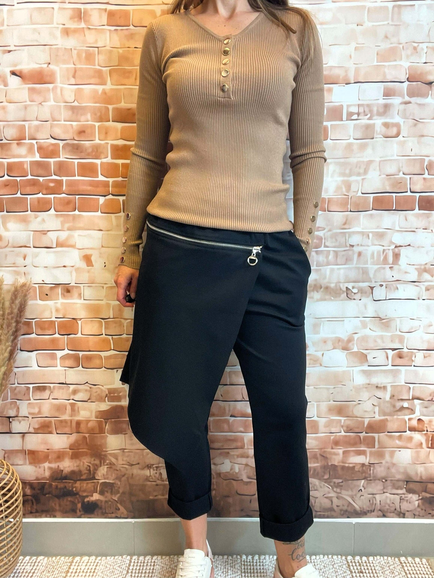 Stoff-Schlupfhose mit Schürze und Zipp