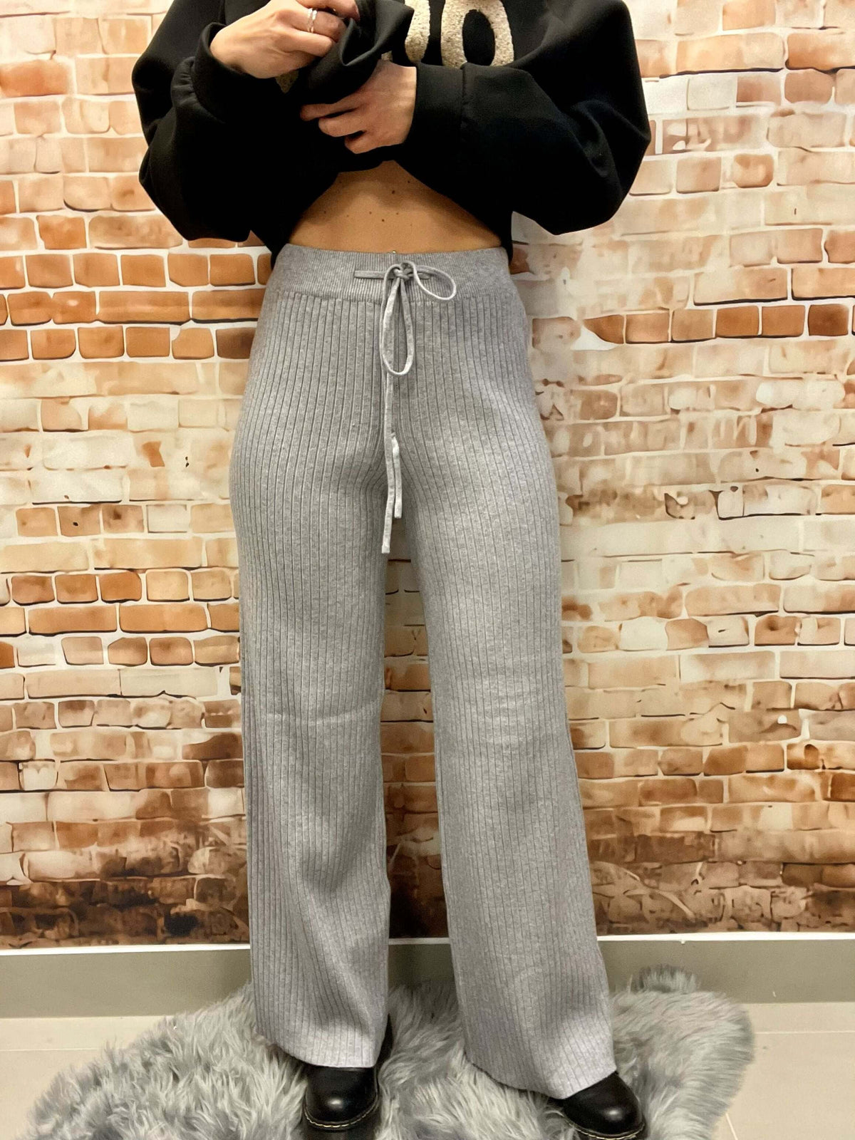 Ausgestellte Strickhose mit Gummibund