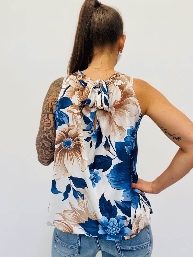 Angenehmes lockeres Neckholder Top mit Blumen