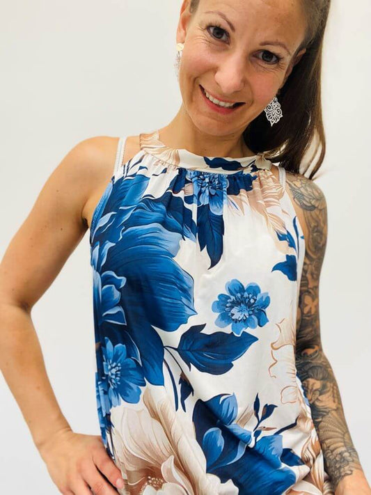 Angenehmes lockeres Neckholder Top mit Blumen