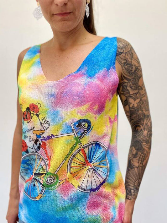 Buntes Trägertop mit V-Ausschnitt und Fahrradmotiv
