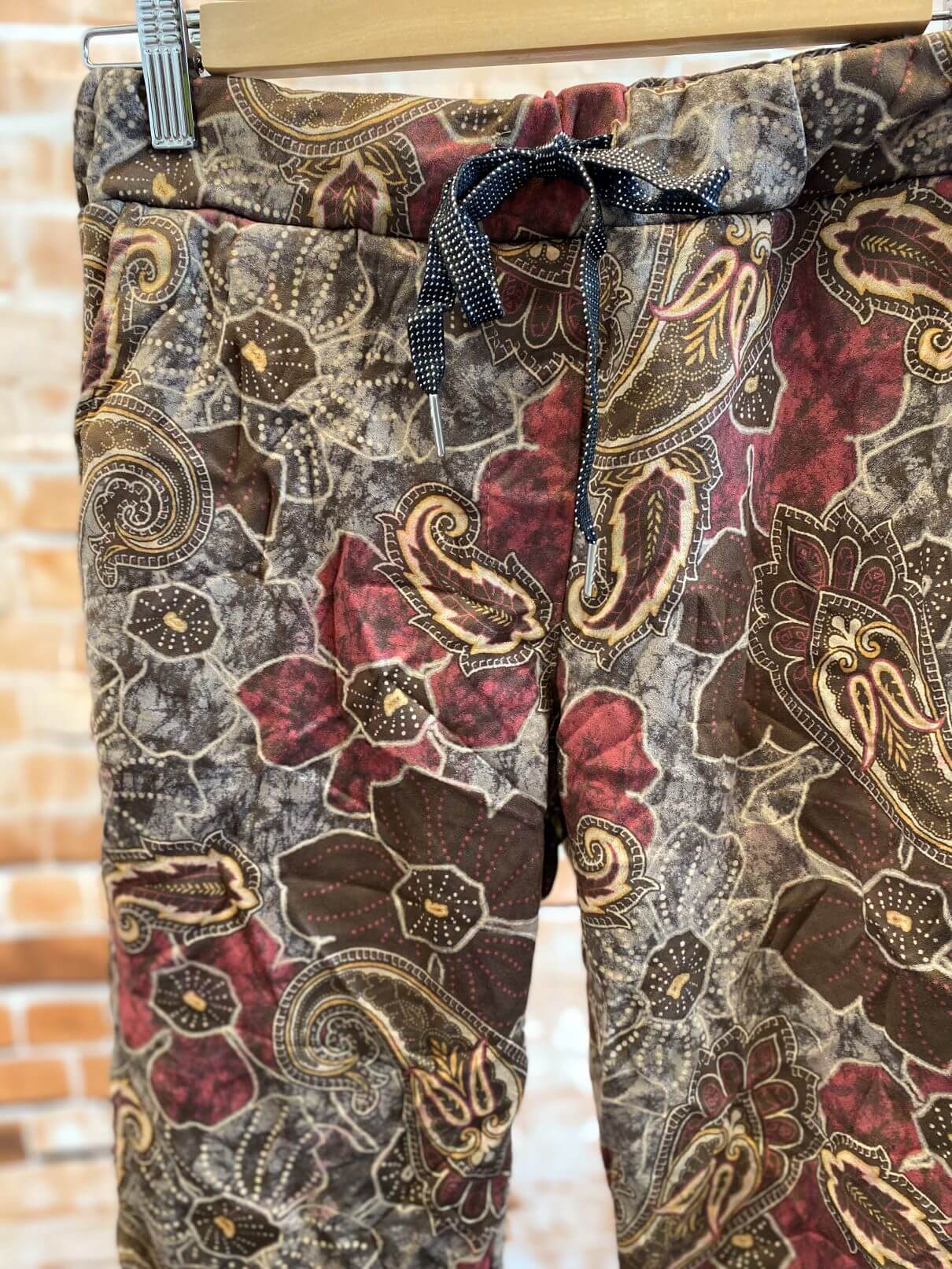 Gemusterte 7/8-Hose in Knitteroptik