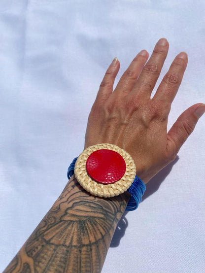 Blaues Armband mit rundem Anhänger