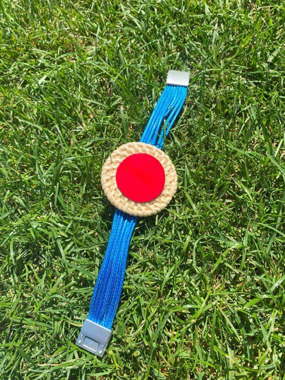 Blaues Armband mit rundem Anhänger