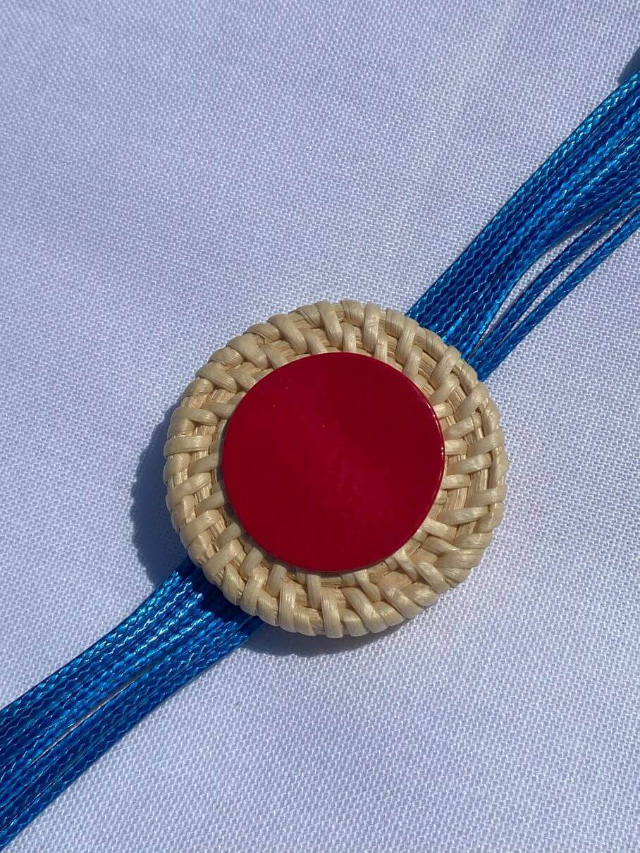 Blaues Armband mit rundem Anhänger