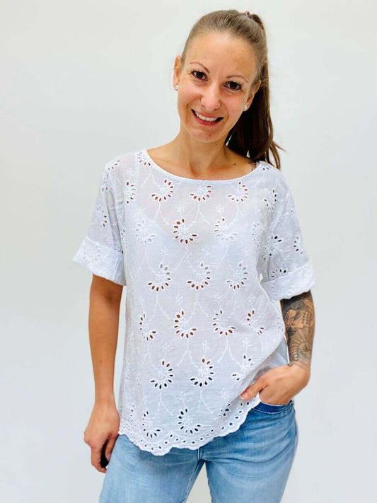 Weiße Baumwollbluse mit Knopfleiste hinten