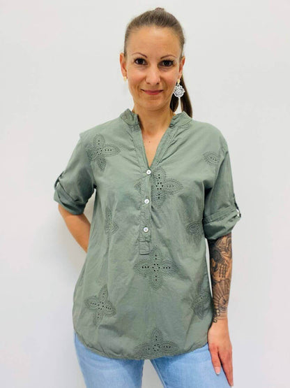 Bluse aus Baumwolle mit Lochstickerei